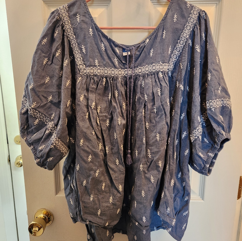 Puff-Sleeved Embroidered Blouse